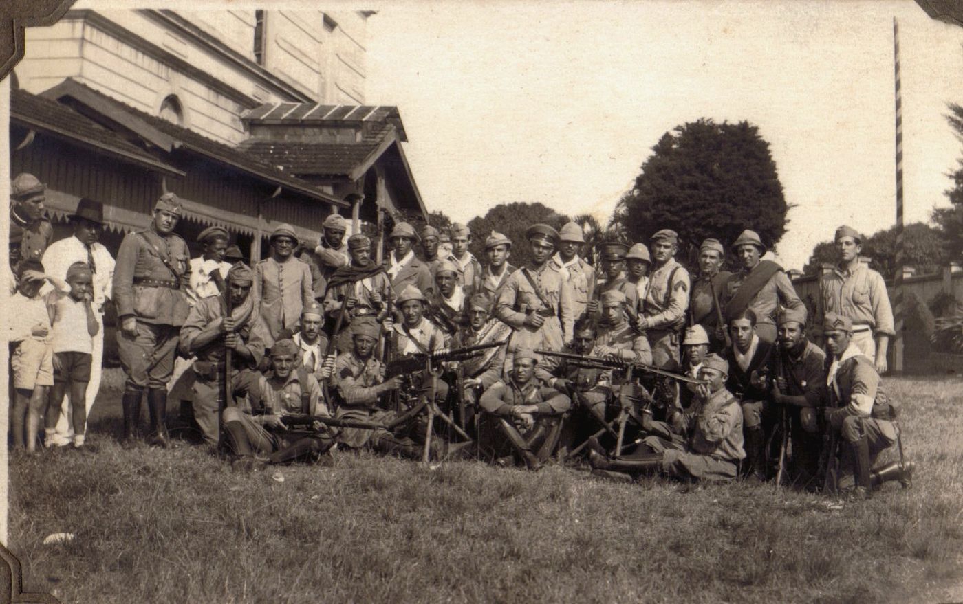 Grupo armado no Joaquim José, ligado ao contexto de 1932
